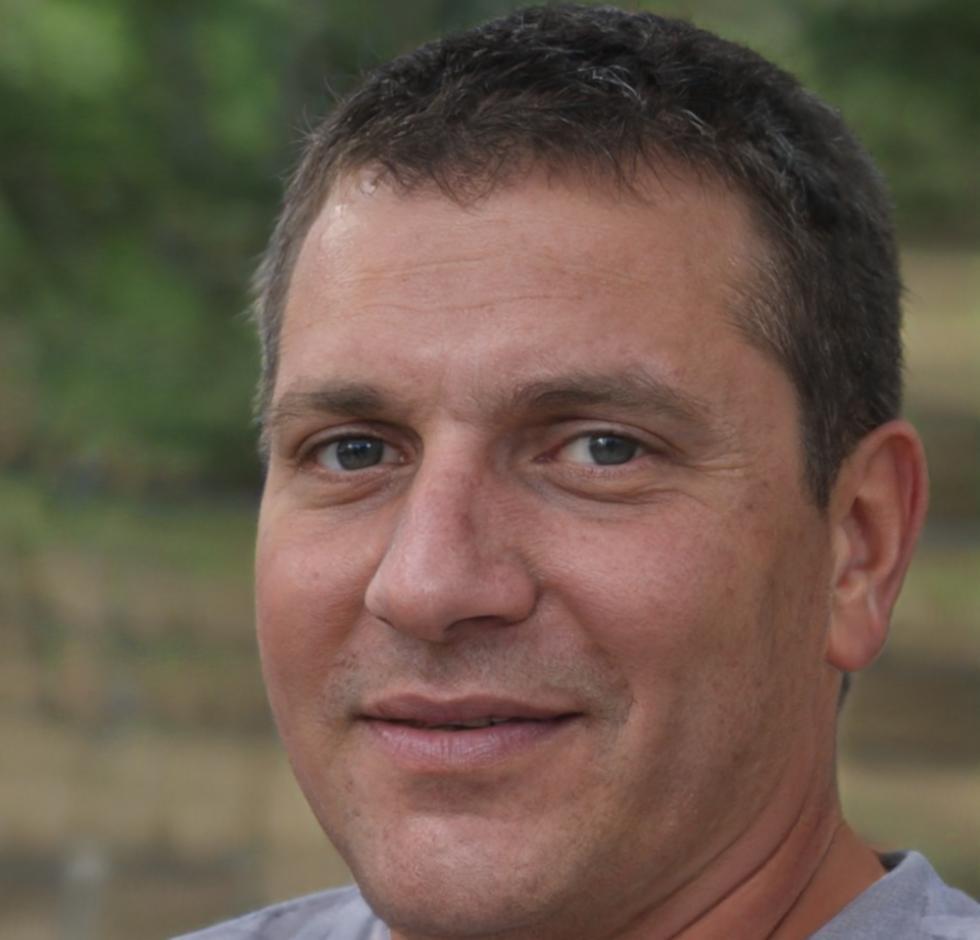 Retrato profesional de Marcos Herrera